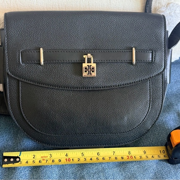 Tory Burch’s classic leather equestrian-inspired style black crossbody bag - Picture 11 of 11